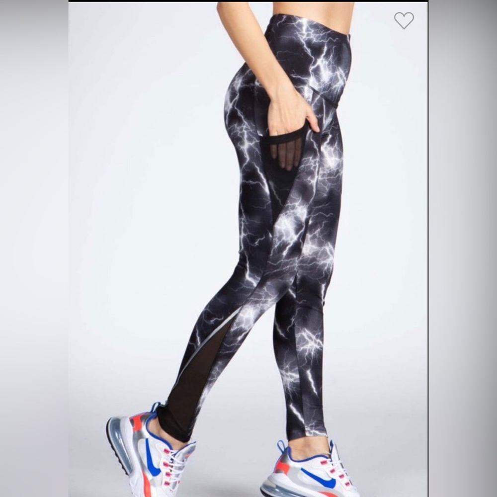 Shosho Black Mesh Sports Leggings size medium NWT with mesh pockets